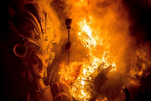 valencia-will-light-more-than-700-bonfires-during-the-2015-falles-festival-history