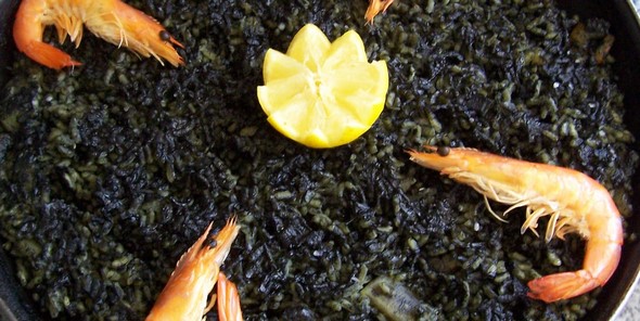 gastronomic-journey-savour-5-irresistible-valencian-dishes-at-5-unforgettable-locations-arroz-negro