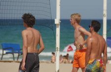 Thumbnail students students playing volleyball on Alicante beach 