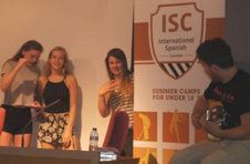 Thumbnail students singing with a Spanish flamenco artist