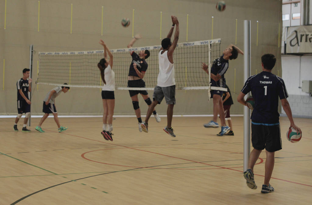 Learn Spanish & Play Volleyball Summer Camps for Teens